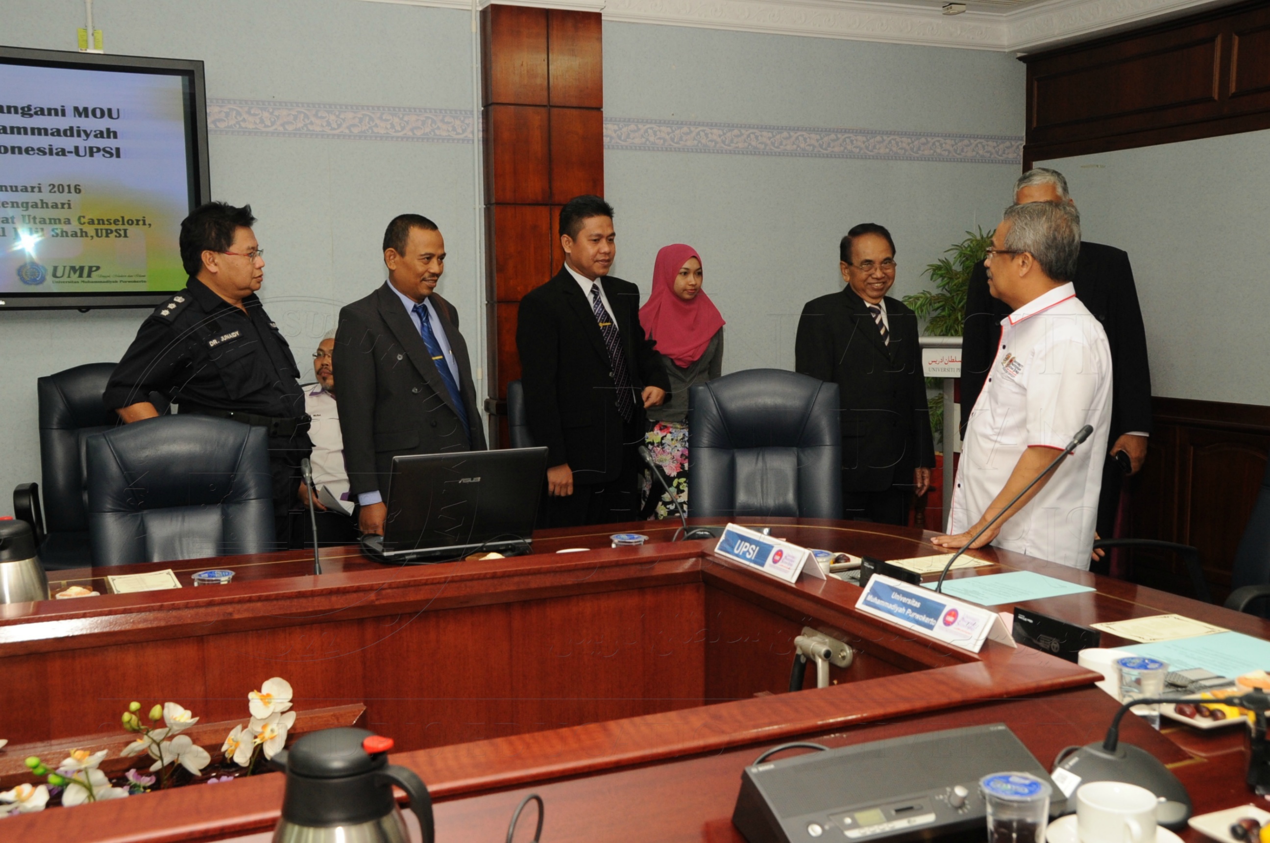 PRO16 6 Mou HAS 7834